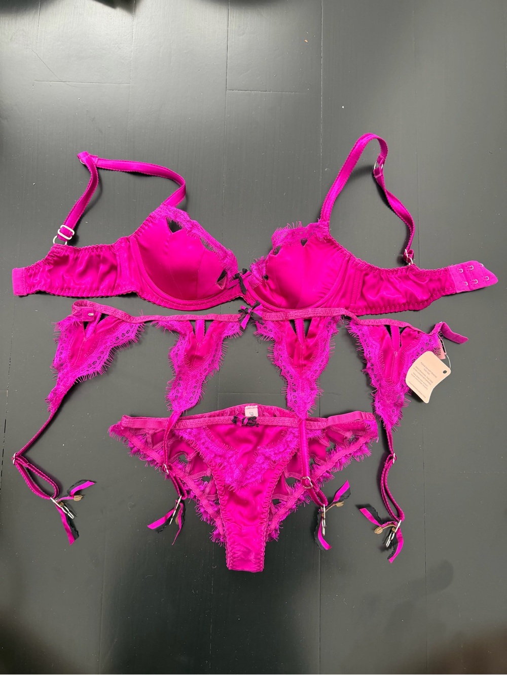 Agent Provocateur Deep Fuschia Lace Bra, Garter & Panty Set